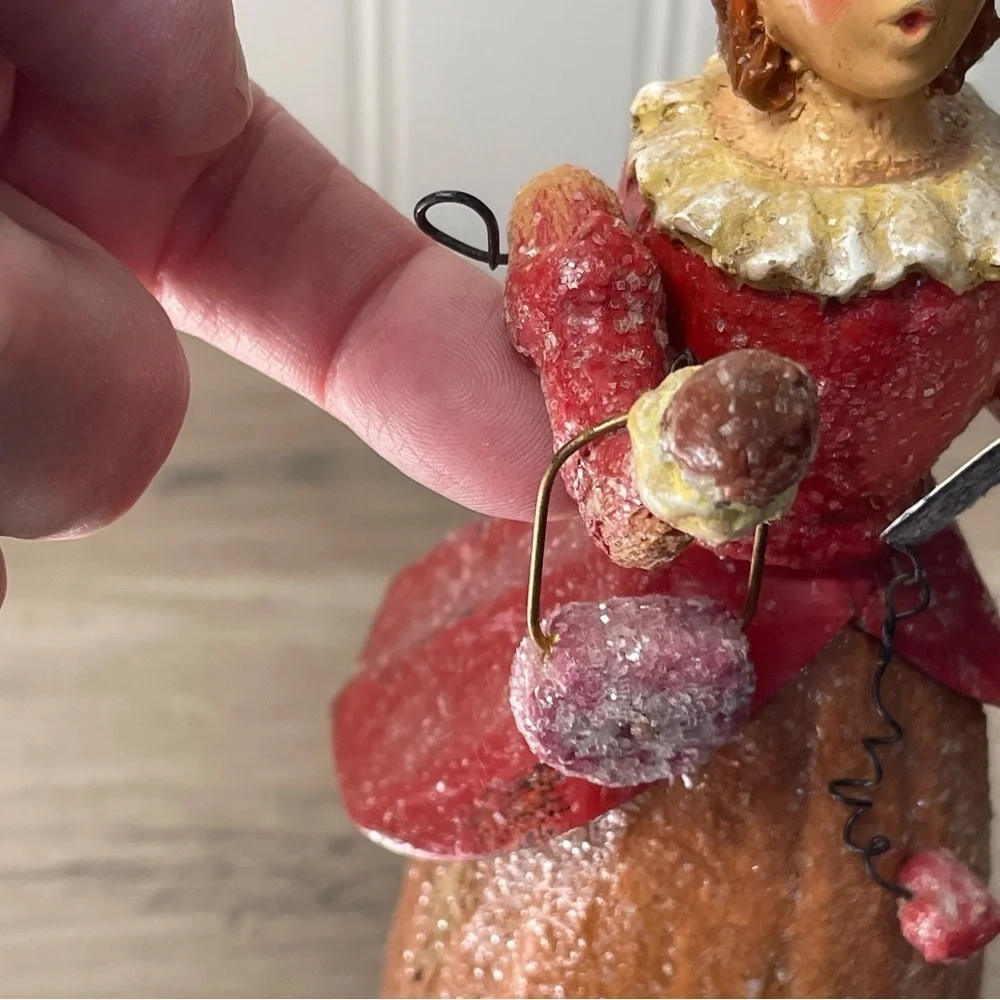 Pacific Rim Victorian Style Christmas Caroler Woman Bobble Body Moveable Arms‎